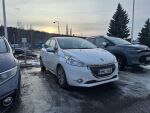 Peugeot 208 2015 Valkoinen