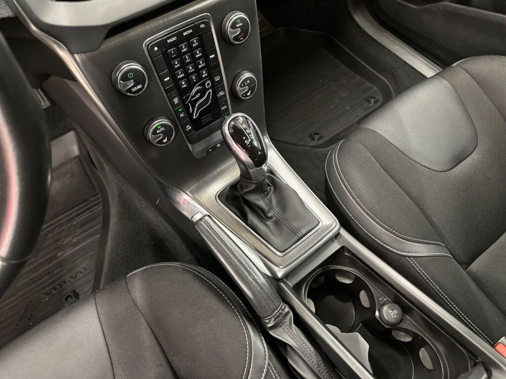 Volvo V40 2015 Harmaa