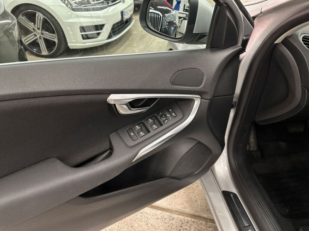 Volvo V40 2015 Harmaa