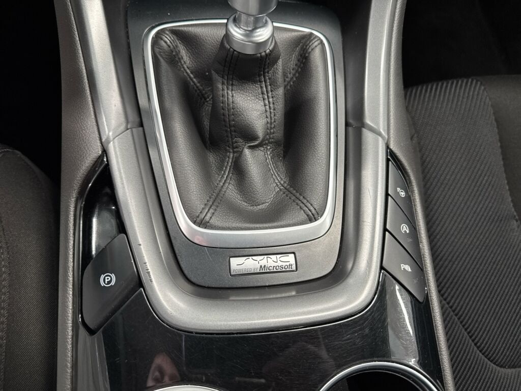 Ford Mondeo 2015 Valkoinen