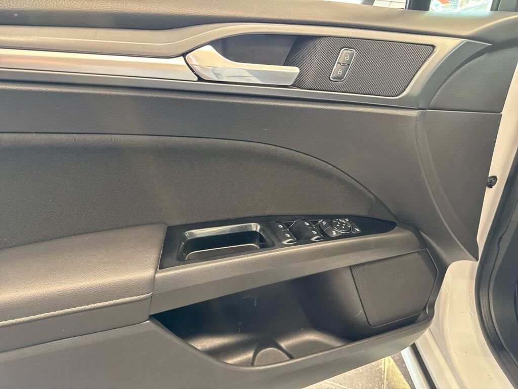 Ford Mondeo 2015 Valkoinen