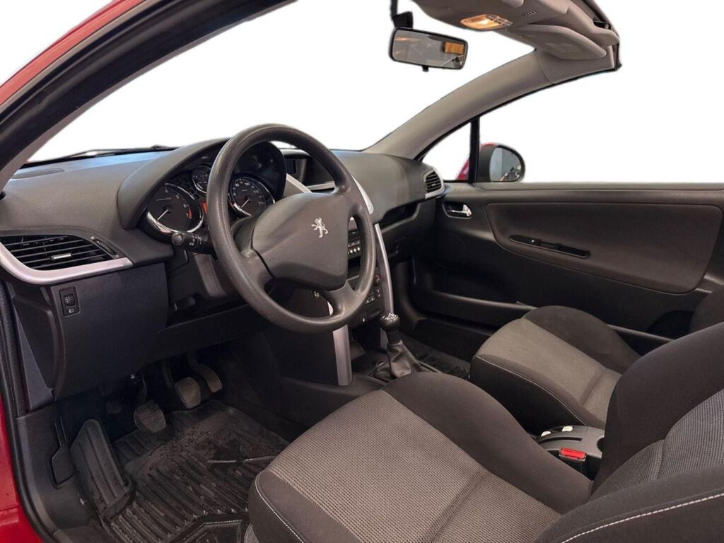 Peugeot 207 2008 Punainen