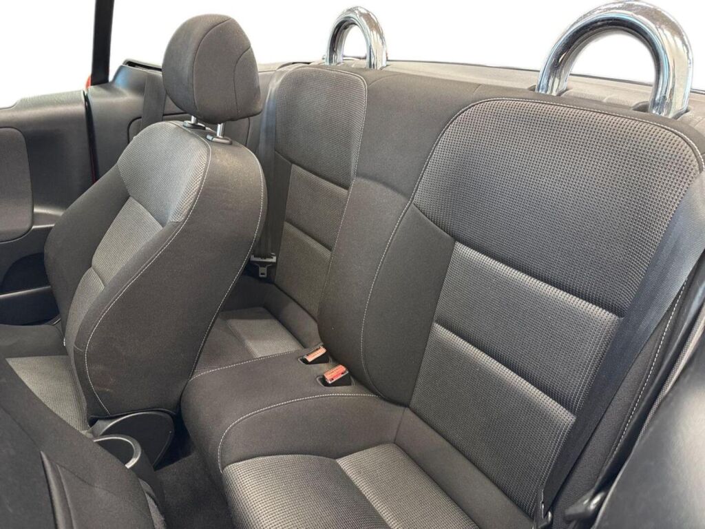 Peugeot 207 2008 Punainen