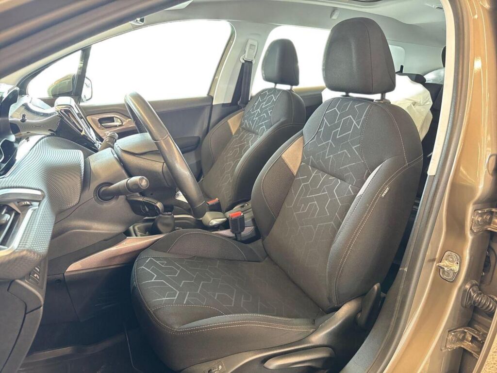 Peugeot 2008 2015 Harmaa