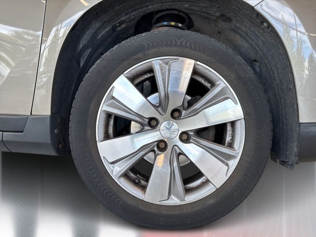 Peugeot 2008 2015 Harmaa