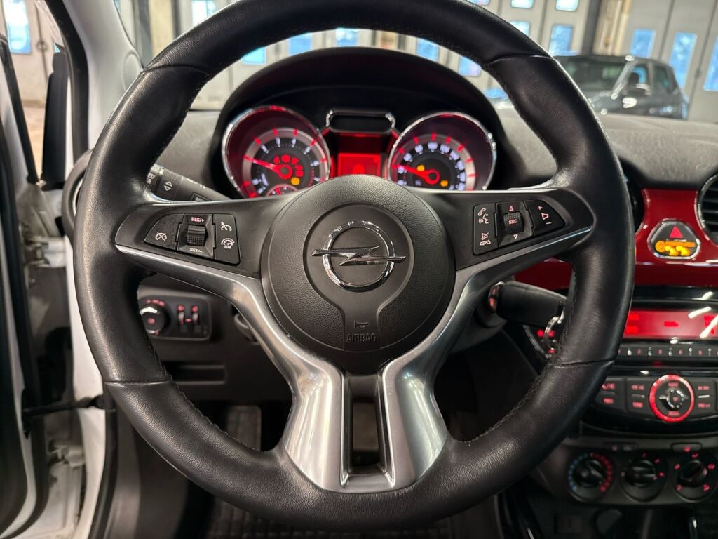 Opel Adam 2015 Valkoinen