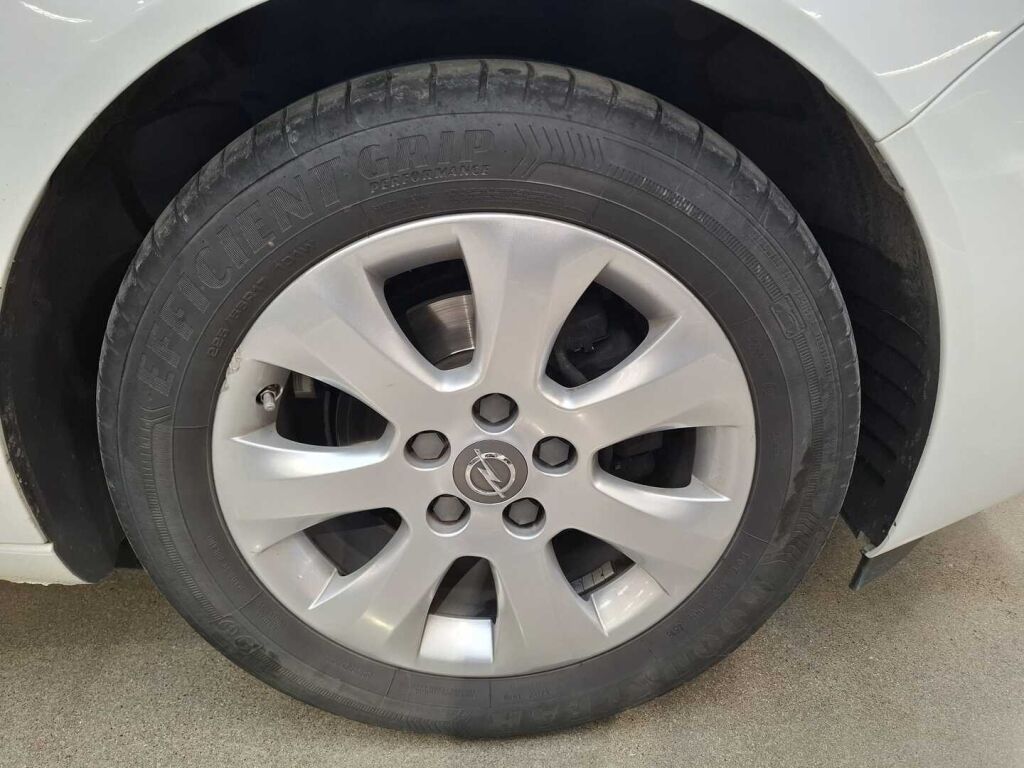 Opel Insignia 2015 Valkoinen