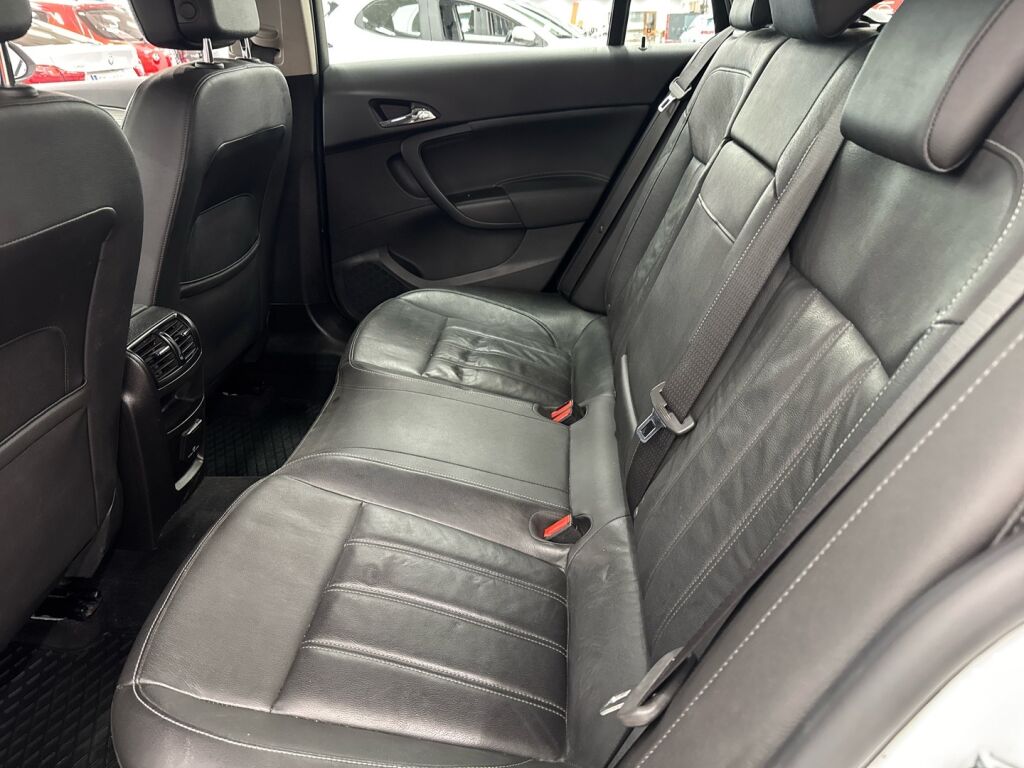 Opel Insignia 2015 Valkoinen