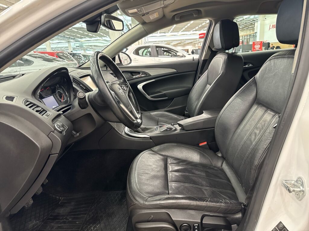 Opel Insignia 2015 Valkoinen