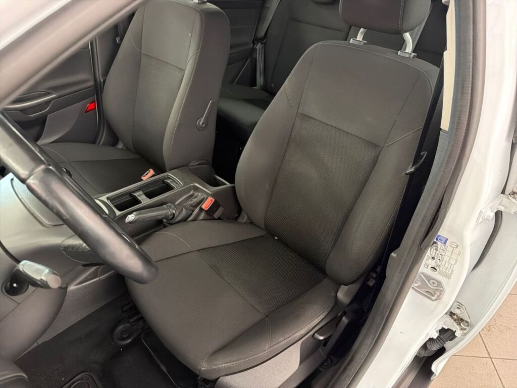 Ford Focus 2016 Valkoinen