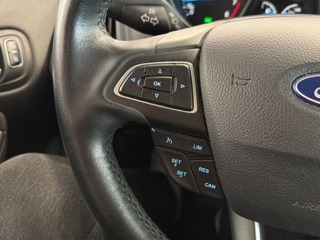 Ford Focus 2016 Valkoinen