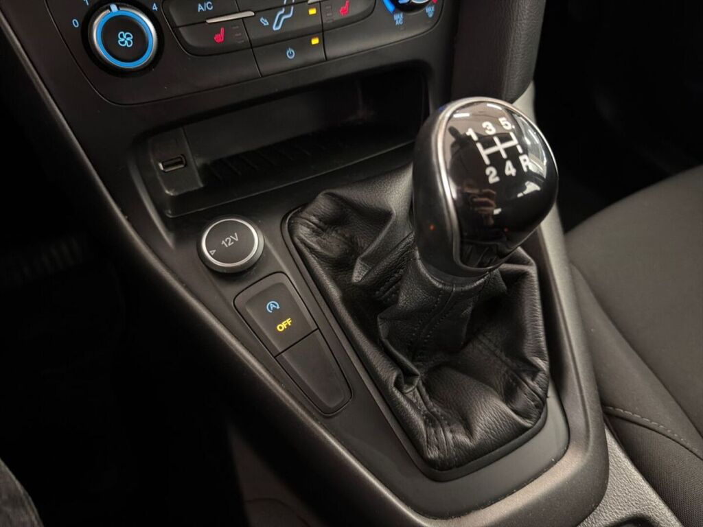 Ford Focus 2016 Valkoinen