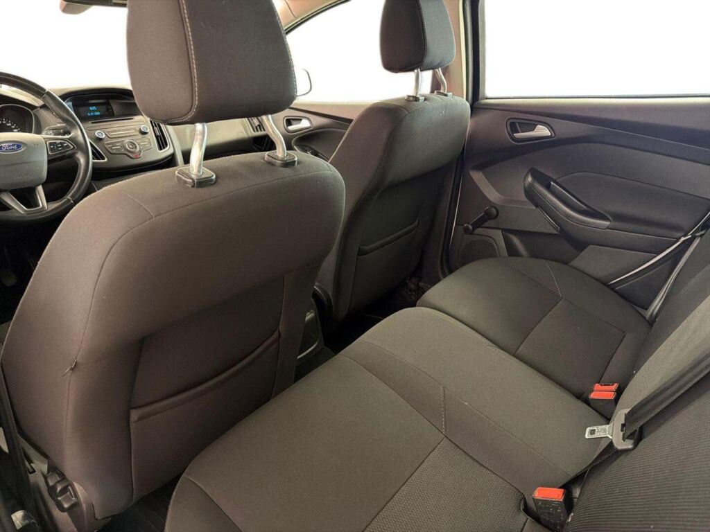 Ford Focus 2016 Valkoinen