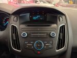 Ford Focus 2016 Valkoinen