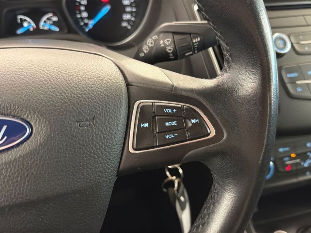 Ford Focus 2016 Valkoinen