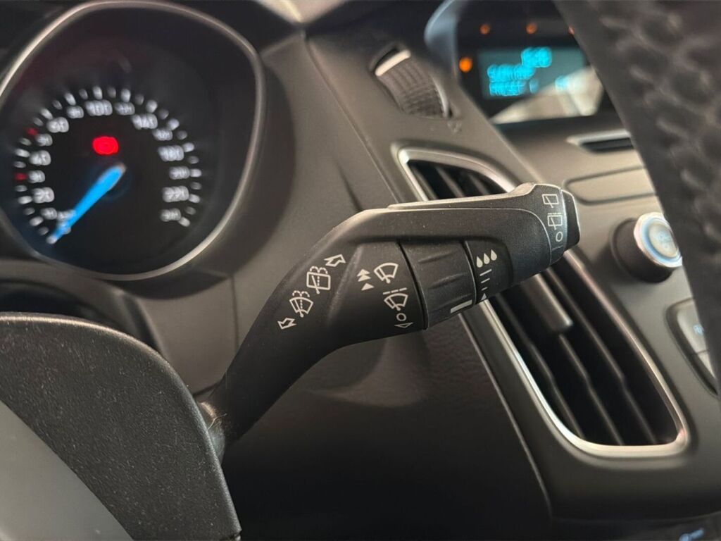 Ford Focus 2016 Valkoinen