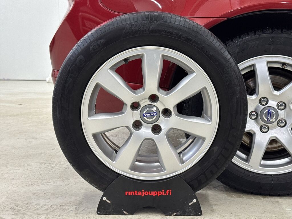 Volvo V70 2010 Punainen