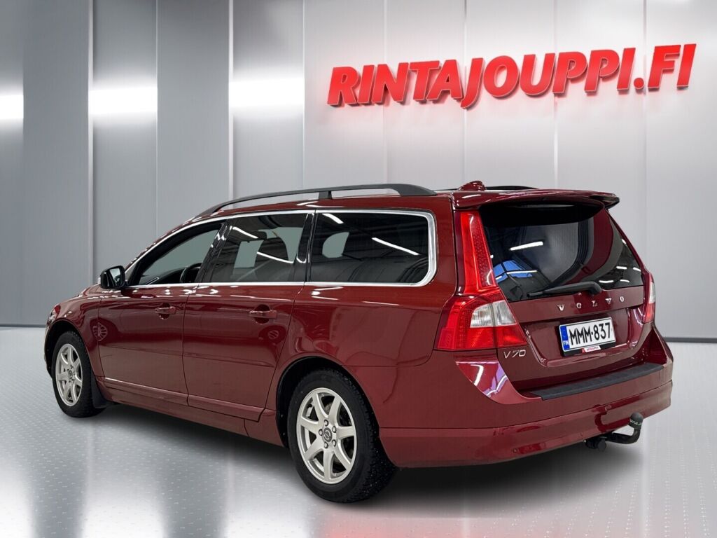 Volvo V70 2010 Punainen