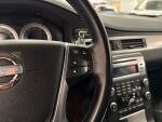 Volvo V70 2010 Punainen