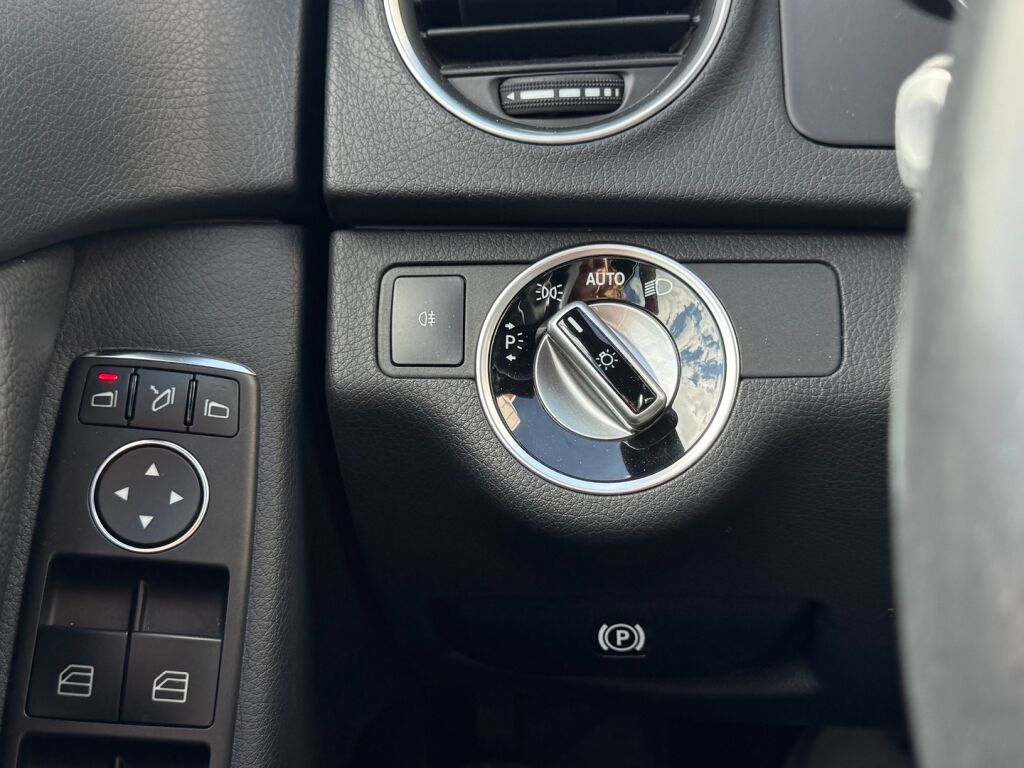 Mercedes-Benz C 2013 Valkoinen