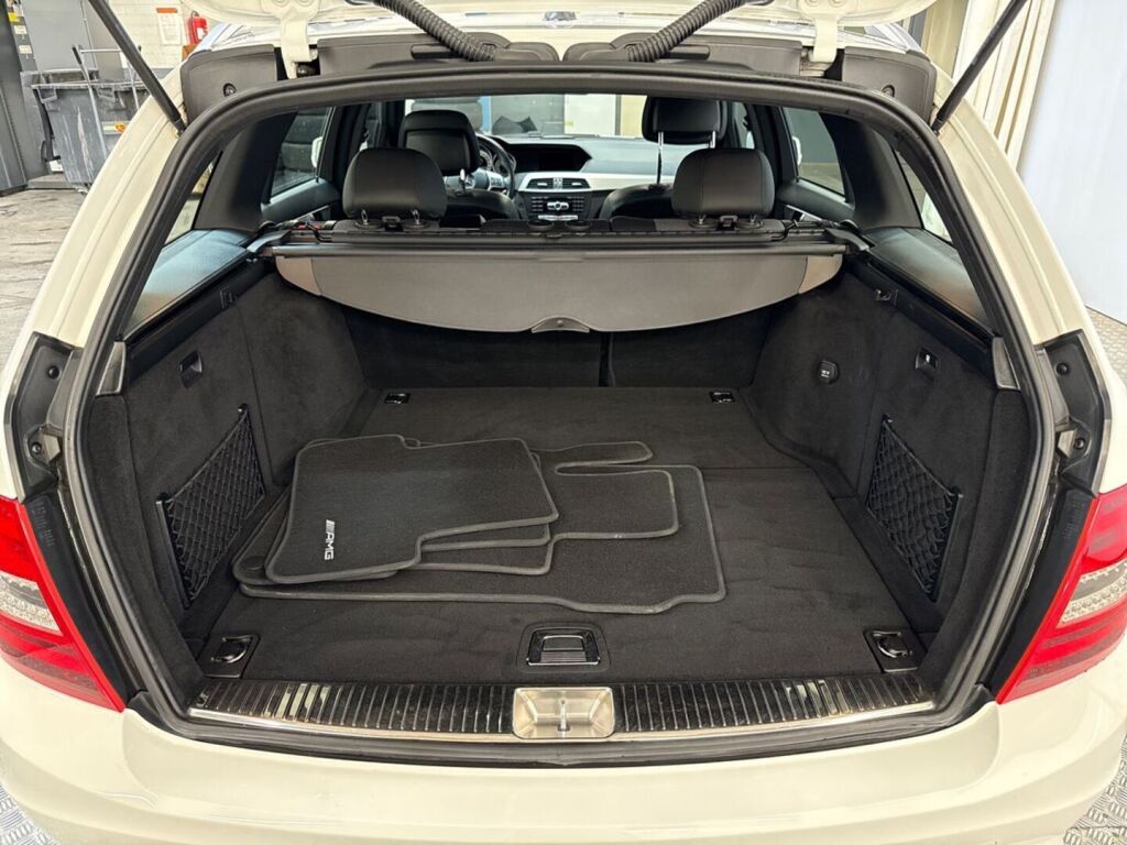 Mercedes-Benz C 2013 Valkoinen