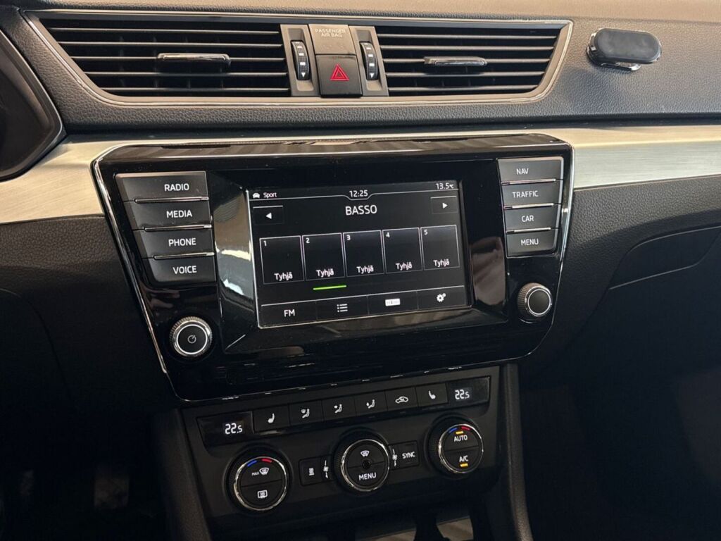 Skoda Superb 2016 Valkoinen