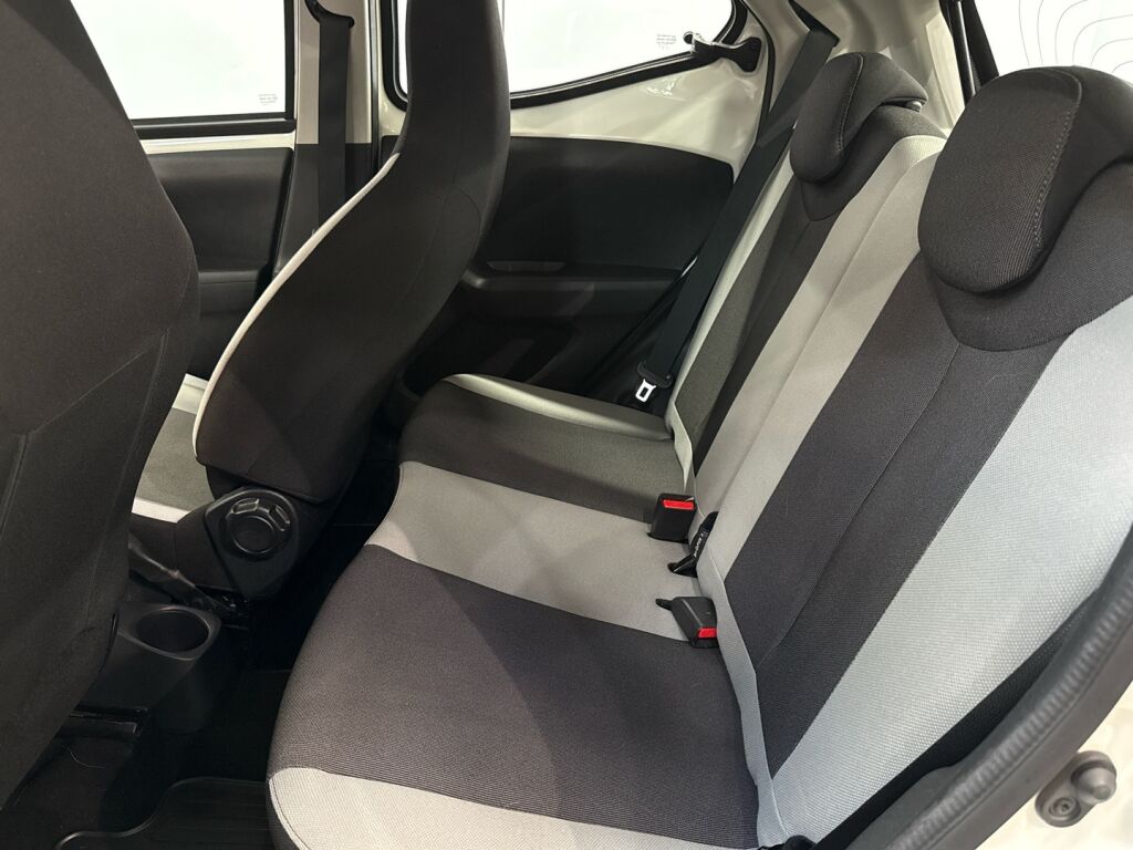 Toyota AYGO 2016 Valkoinen