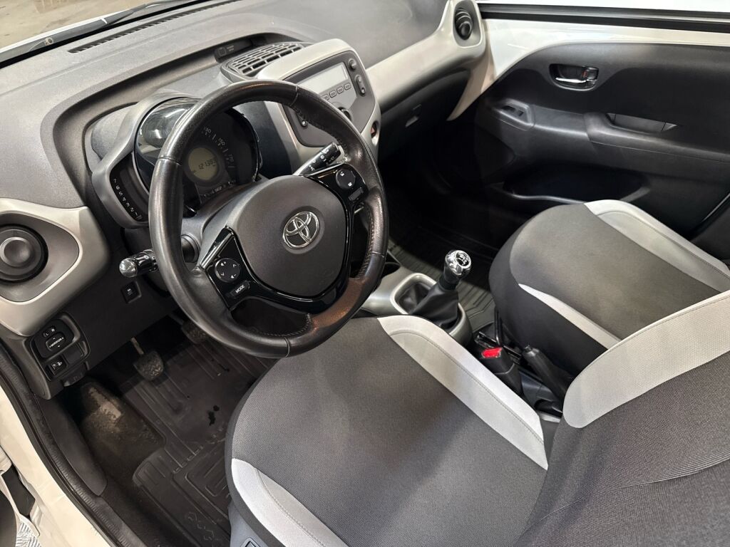 Toyota AYGO 2016 Valkoinen