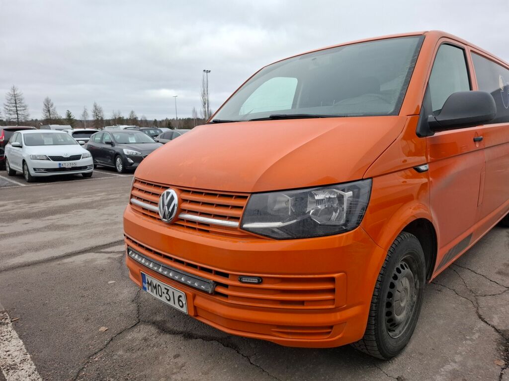 Volkswagen Transporter 2016 Oranssi