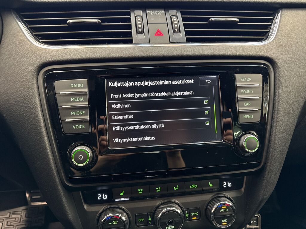 Skoda Octavia 2016 Punainen