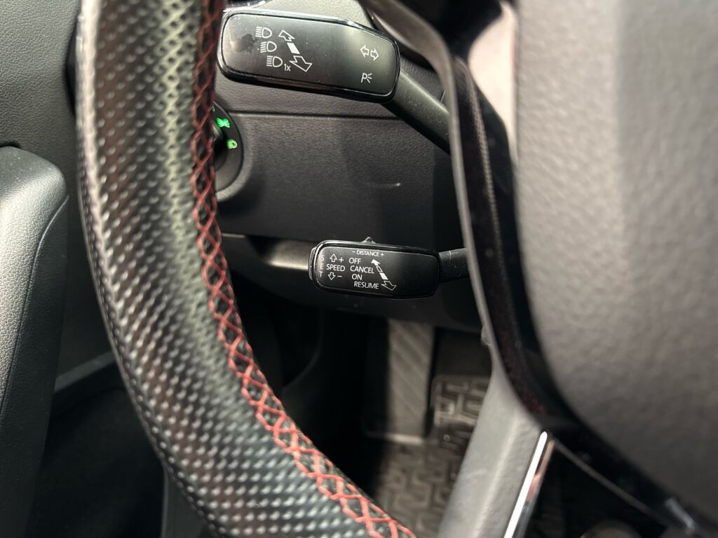 Skoda Octavia 2016 Punainen