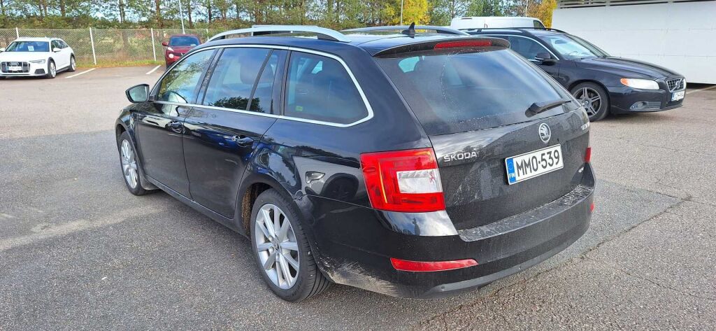 Skoda Octavia 2016 Musta