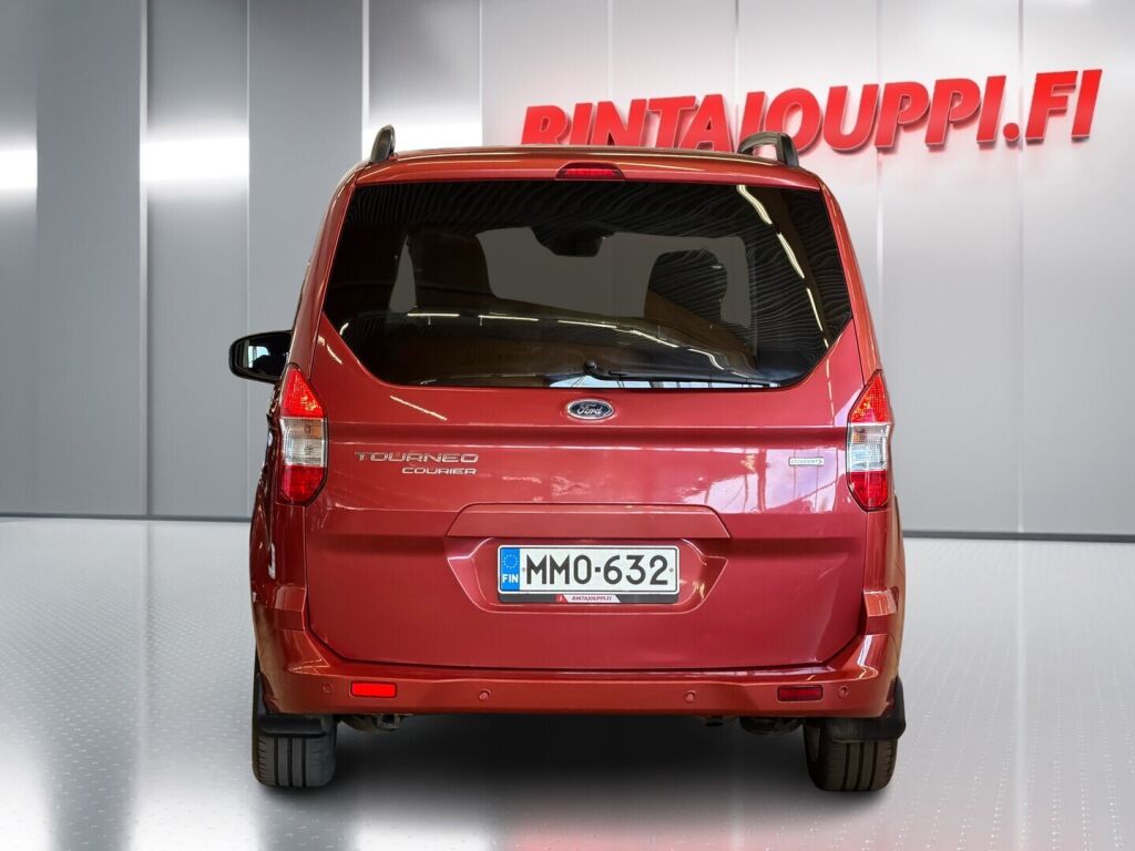 Ford Tourneo Courier 2017 Punainen