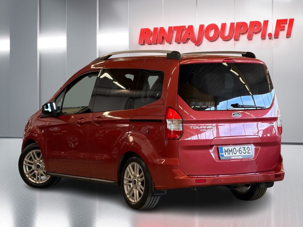 Ford Tourneo Courier 2017 Punainen