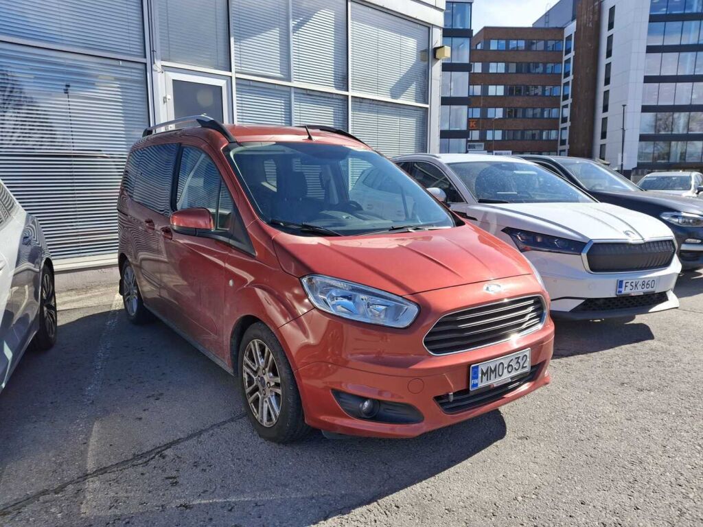 Ford Tourneo Courier 2017 Punainen