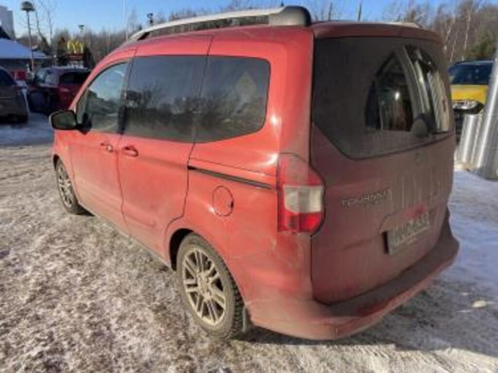 Ford Tourneo Courier 2017 Punainen