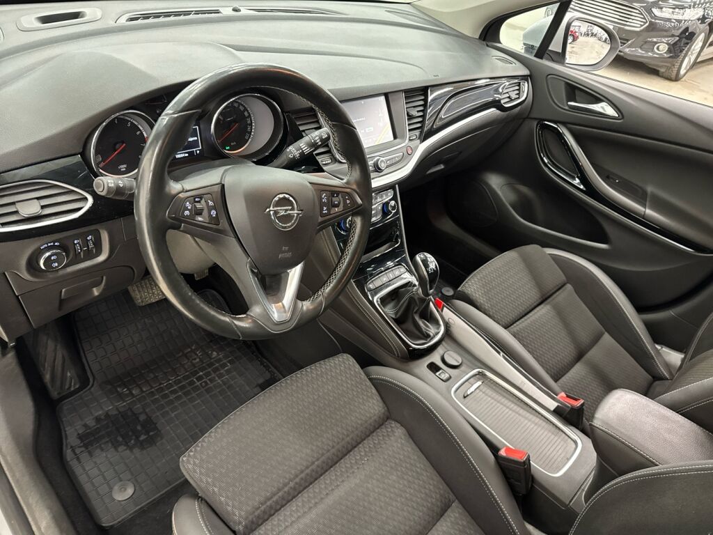 Opel Astra 2017 Hopea