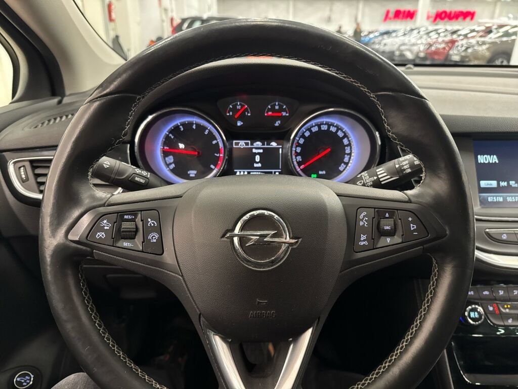 Opel Astra 2017 Hopea