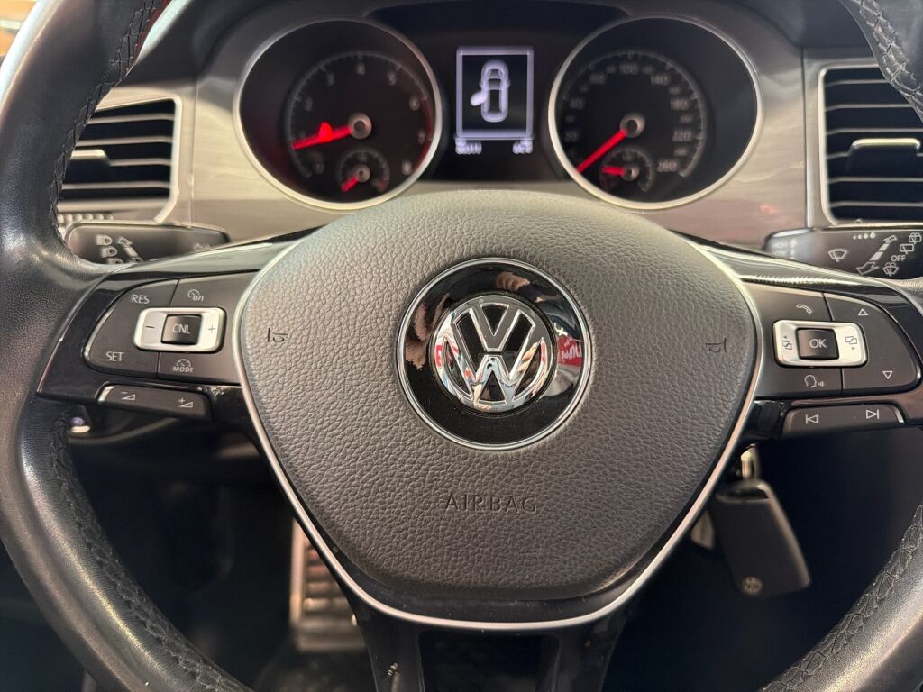 Volkswagen Golf Sportsvan 2016 Sininen
