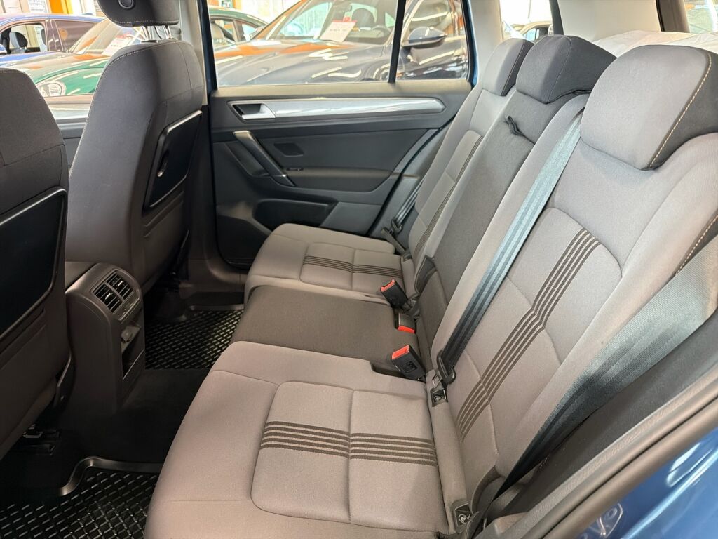 Volkswagen Golf Sportsvan 2016 Sininen