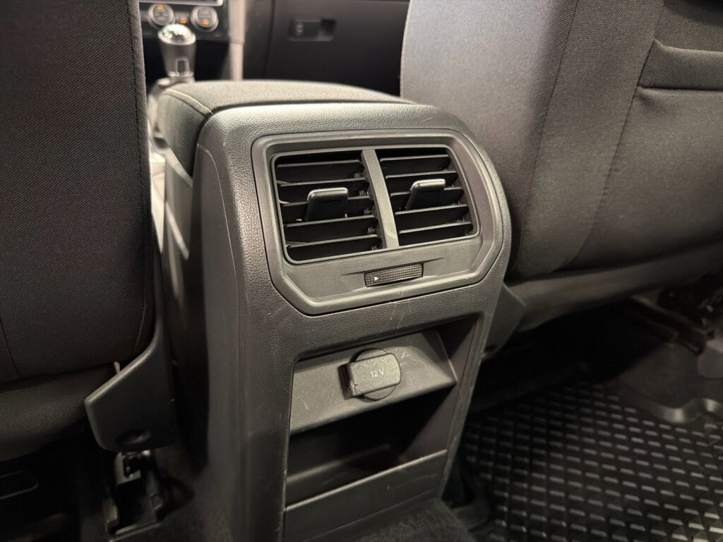 Volkswagen Golf Sportsvan 2016 Sininen