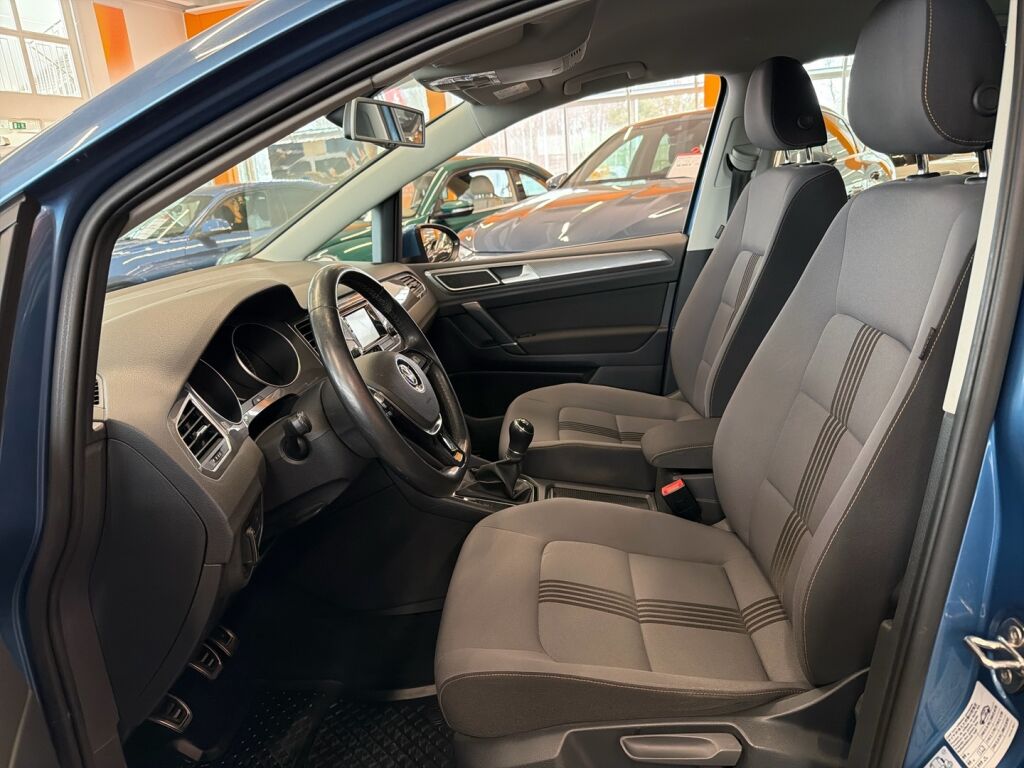 Volkswagen Golf Sportsvan 2016 Sininen