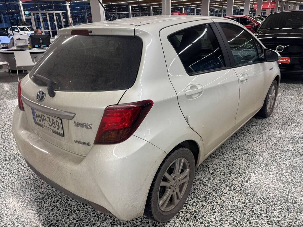 Toyota Yaris 2016 Metallinhohto Valkoinen