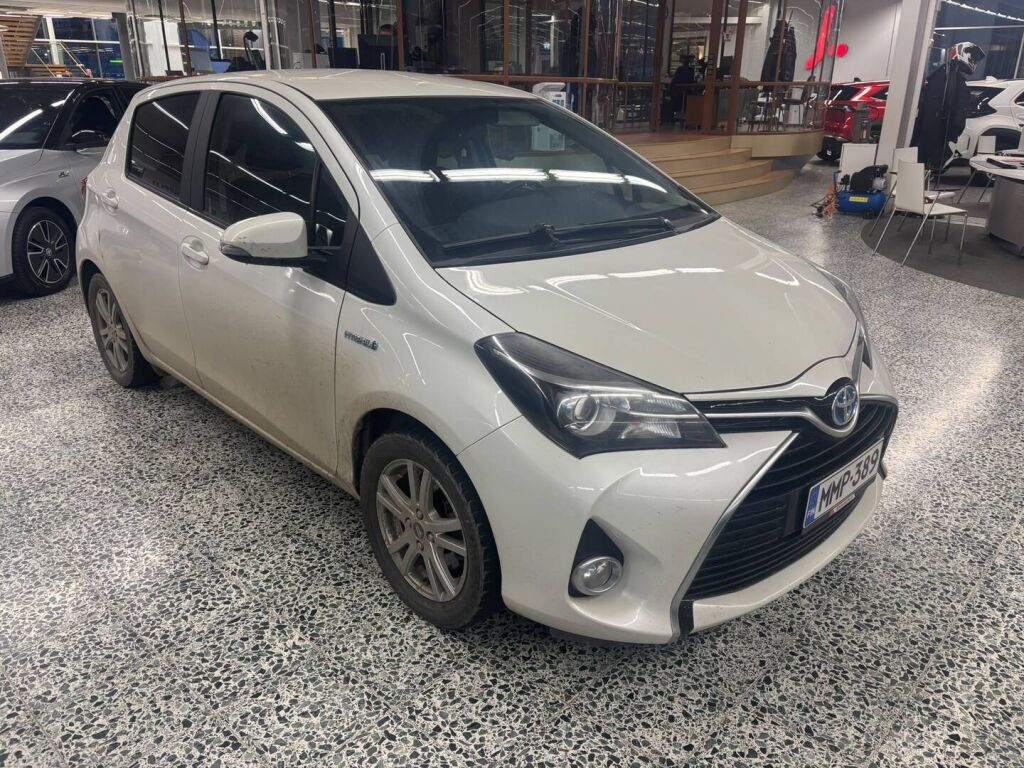 Toyota Yaris 2016 Metallinhohto Valkoinen