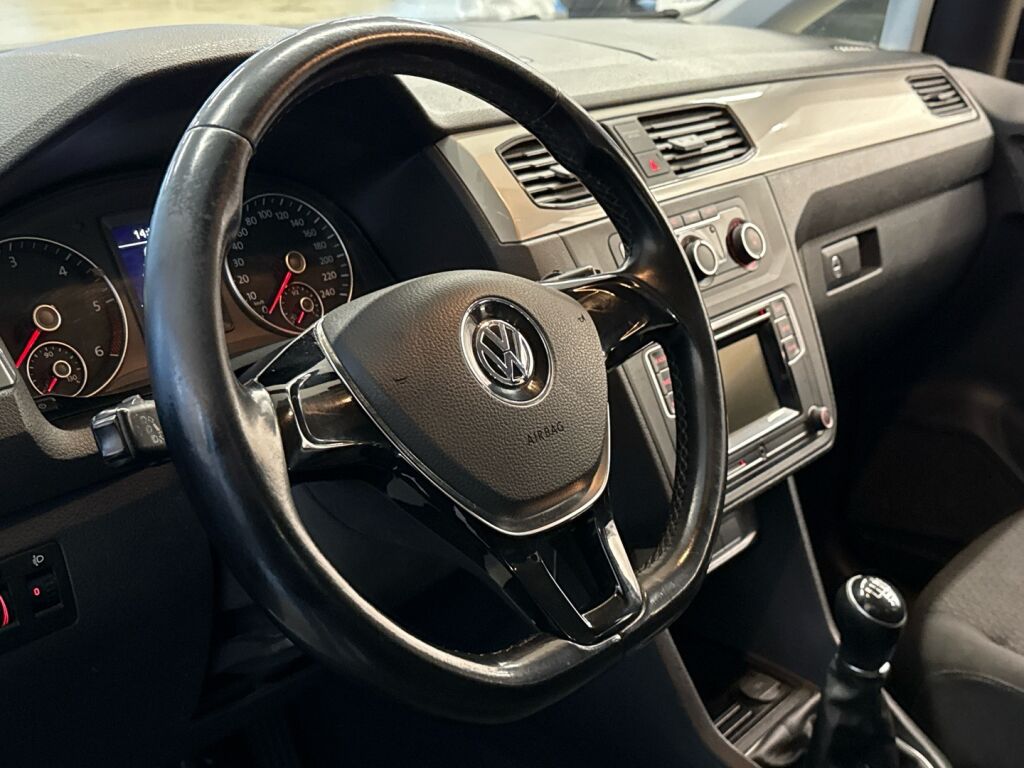 Volkswagen Caddy Maxi 2016 Musta