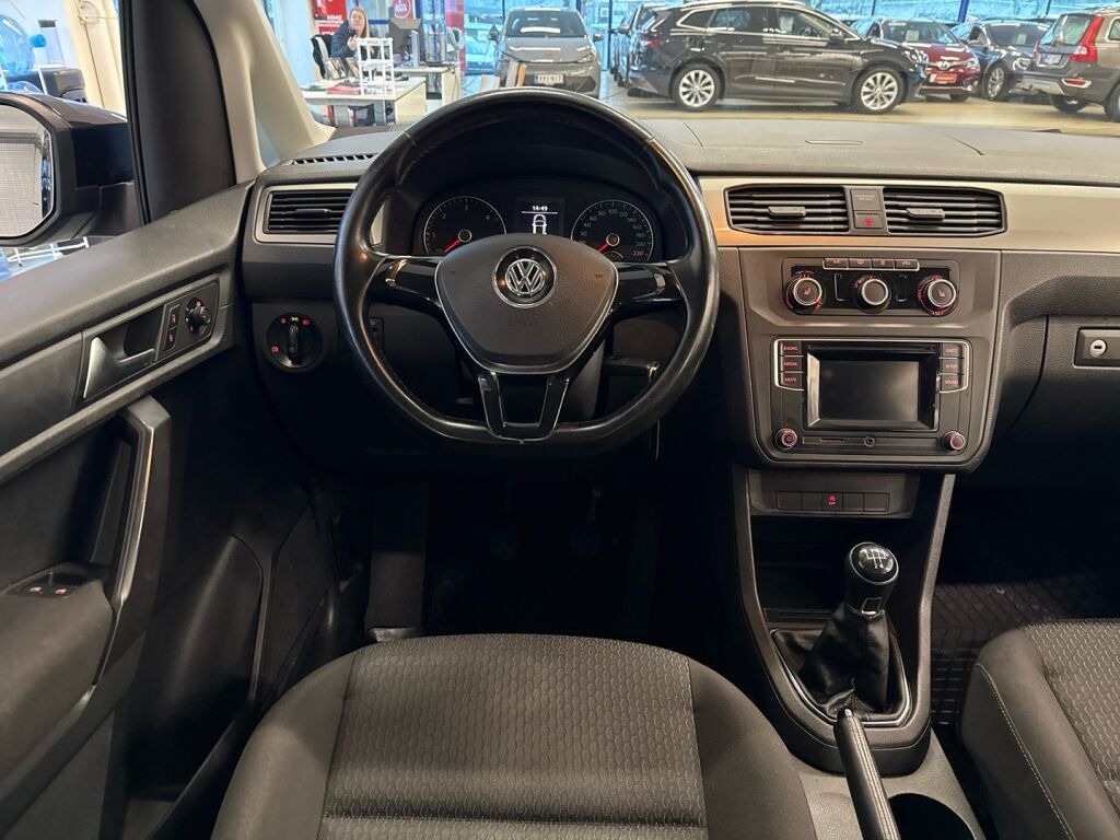Volkswagen Caddy Maxi 2016 Musta