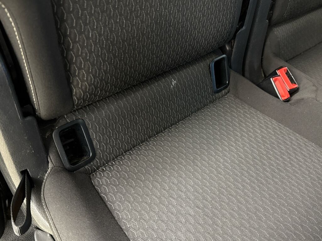 Volkswagen Caddy Maxi 2016 Musta