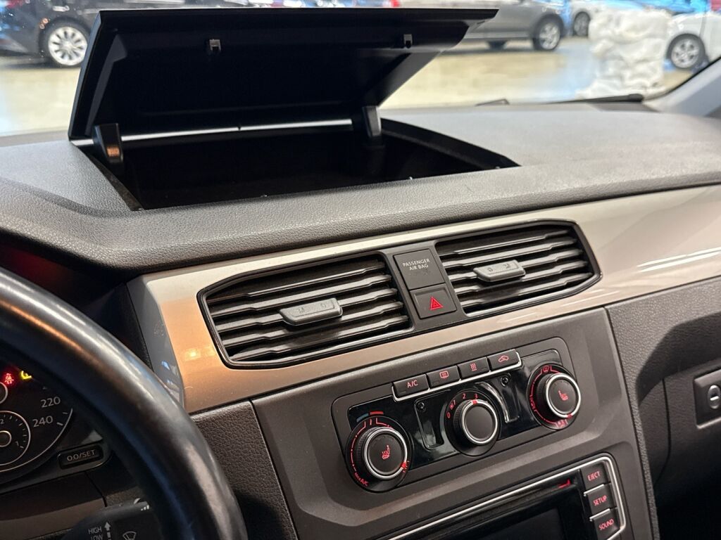 Volkswagen Caddy Maxi 2016 Musta