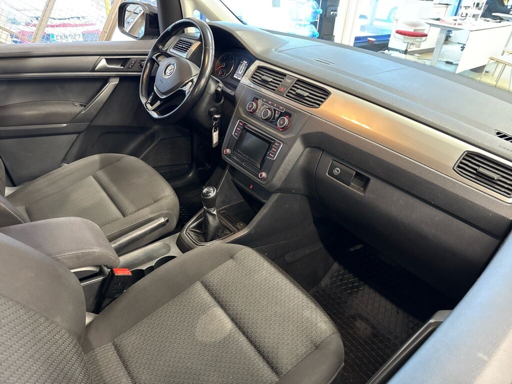 Volkswagen Caddy Maxi 2016 Musta