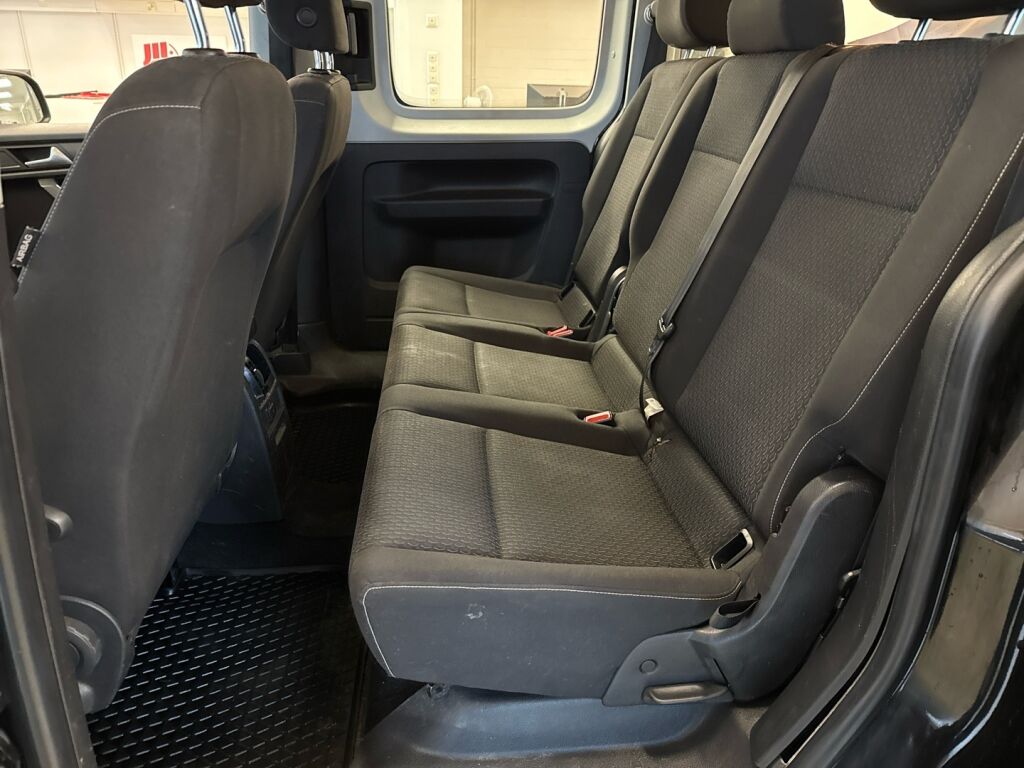 Volkswagen Caddy Maxi 2016 Musta